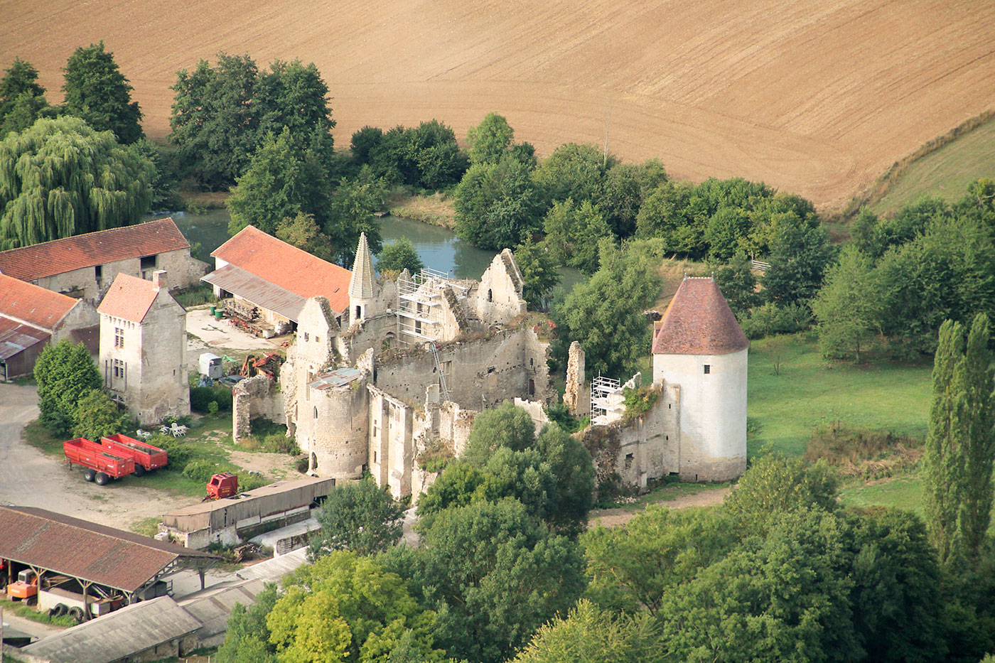 château d'Armentières-sur-Ourcq, Aquilon, Aquilon Découverte, Aisne, Soissons, Villers-Cotterêts, Château-Thierry, portes de la Champagne, visite, randonnée, histoire, architecture, archéologie, tourisme, famille, comité d'entreprise, groupe, château